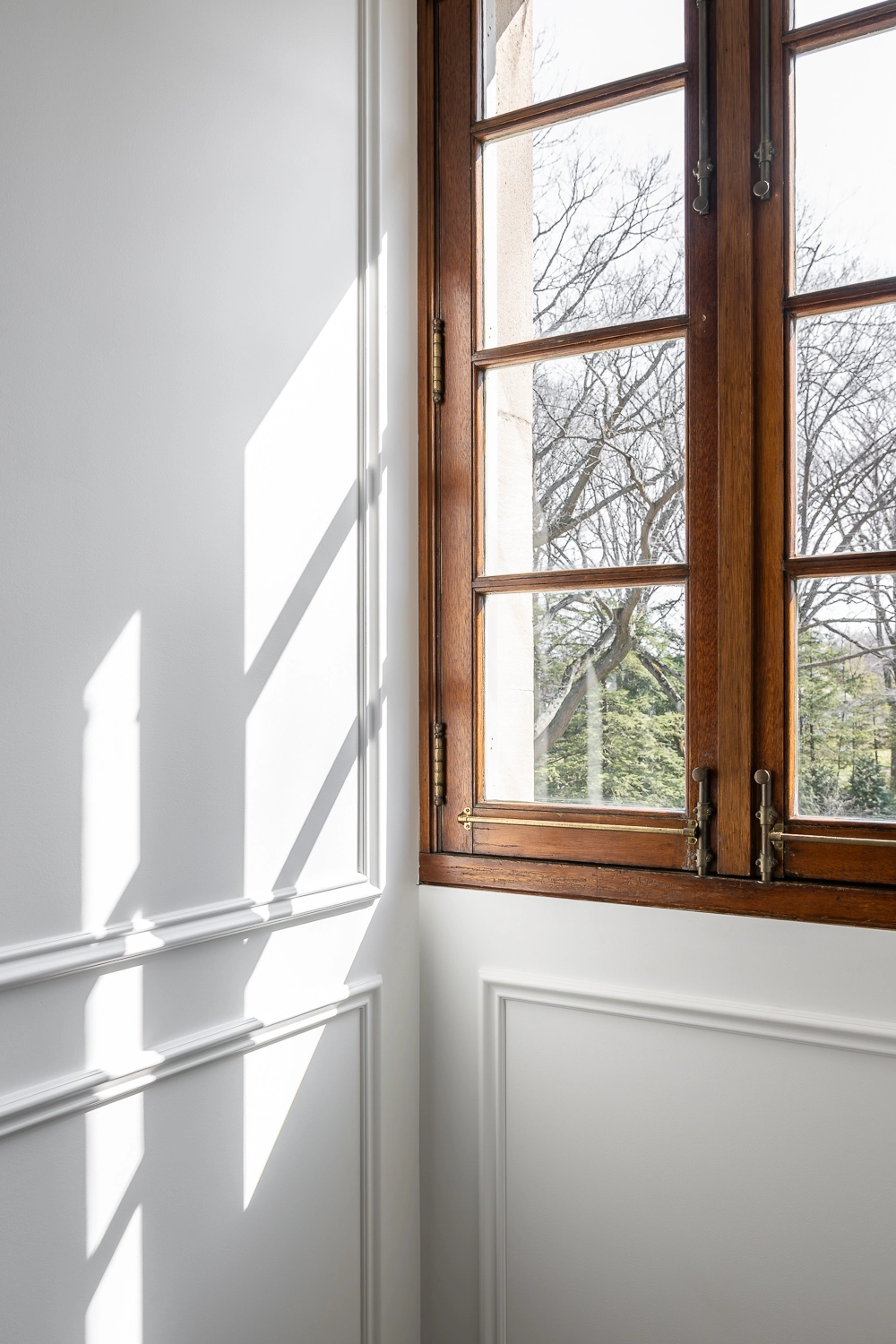 Luxury Home Gym window with sunligth